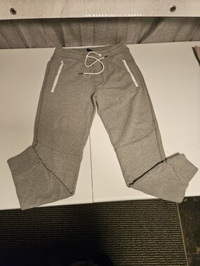 American Eagle Men's Gray Jogger Sweatpants with Zipper Pockets